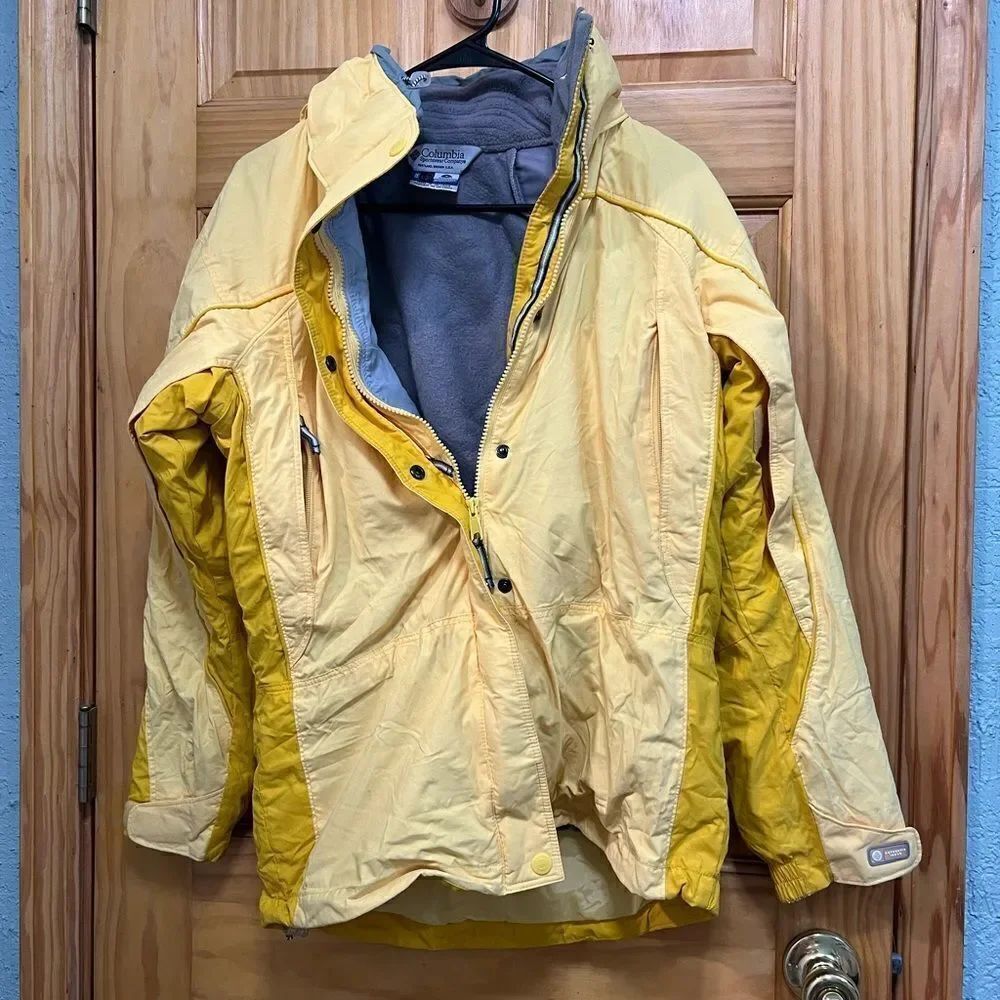 Columbia women’s size S yellow utility coat with zip out liner